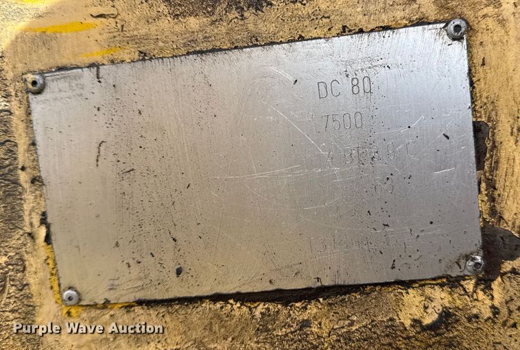 image for item DQ4348 2001 New Holland DC80 dozer