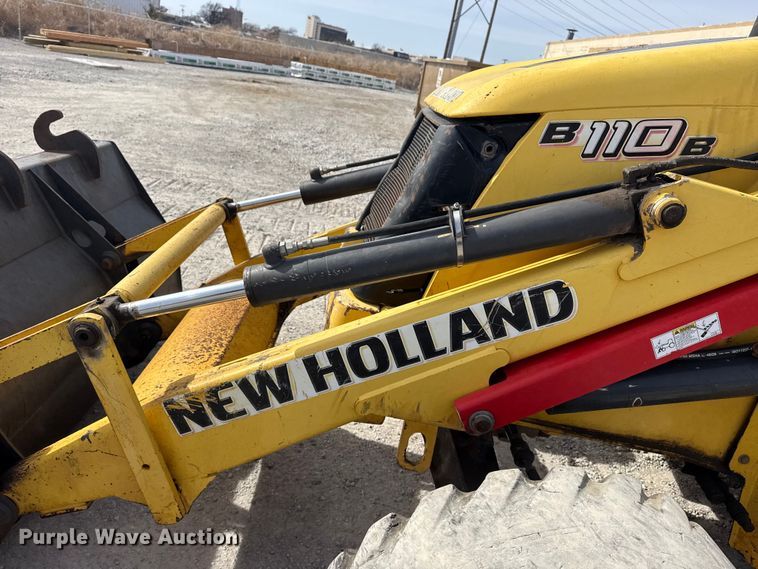 image for item DQ4349 2008 New Holland B110B backhoe
