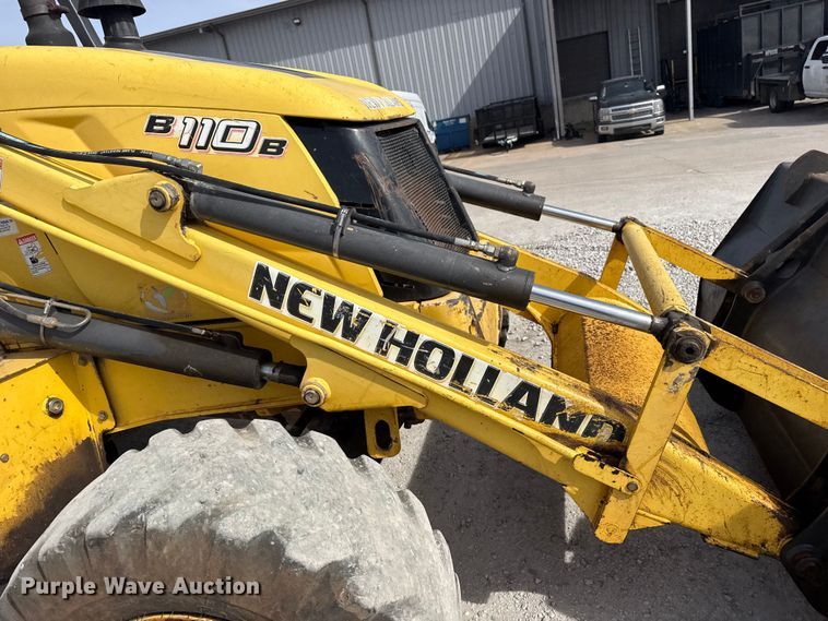 image for item DQ4349 2008 New Holland B110B backhoe
