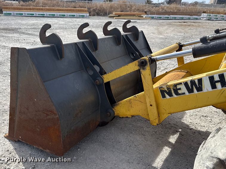 image for item DQ4349 2008 New Holland B110B backhoe