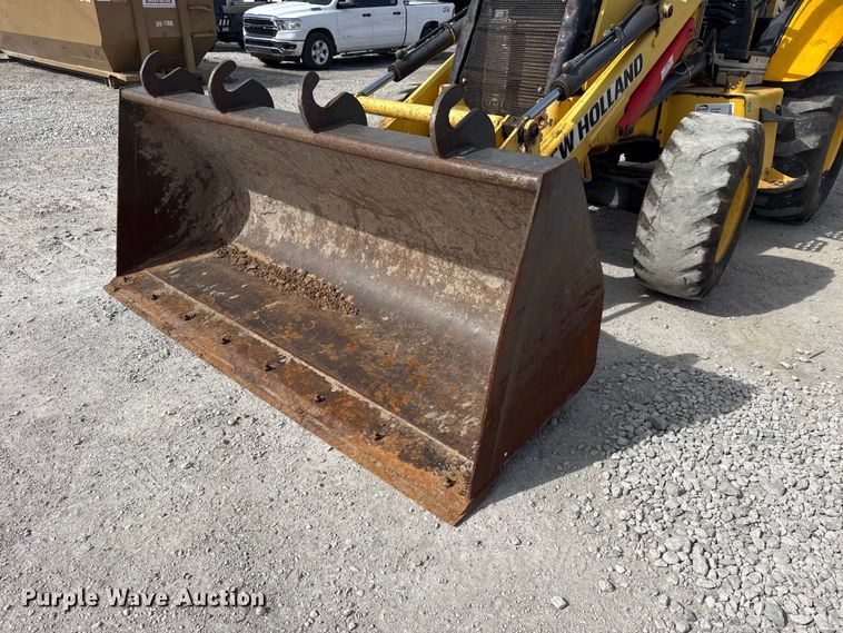 image for item DQ4349 2008 New Holland B110B backhoe