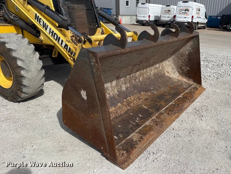 image for item DQ4349 2008 New Holland B110B backhoe