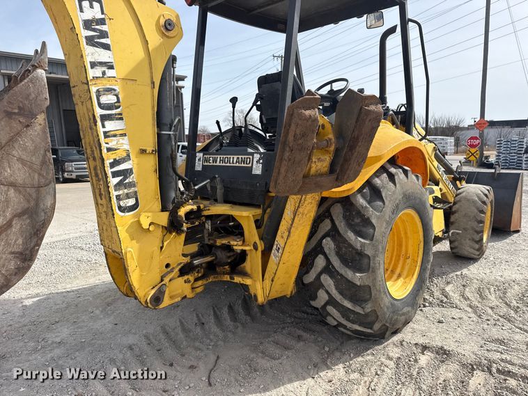 image for item DQ4349 2008 New Holland B110B backhoe