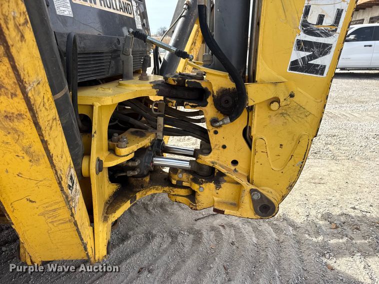 image for item DQ4349 2008 New Holland B110B backhoe