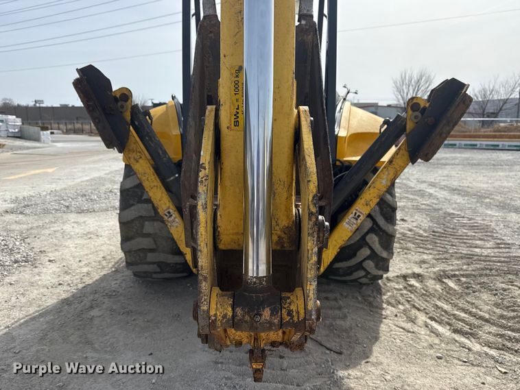 image for item DQ4349 2008 New Holland B110B backhoe
