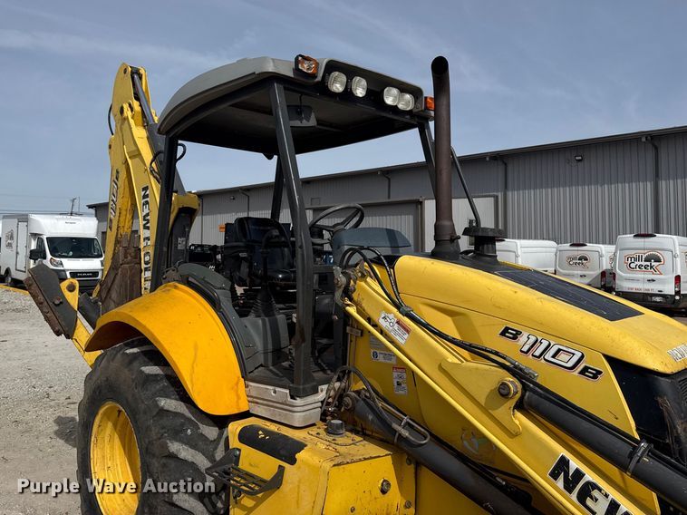 image for item DQ4349 2008 New Holland B110B backhoe
