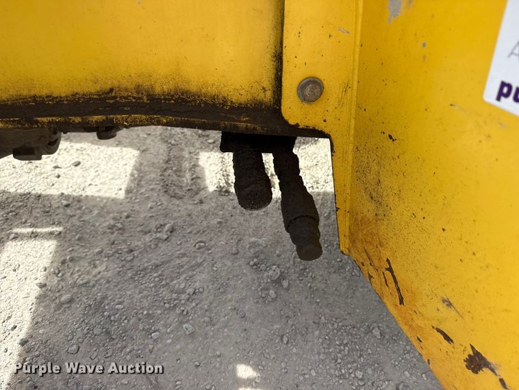 image for item DQ4349 2008 New Holland B110B backhoe