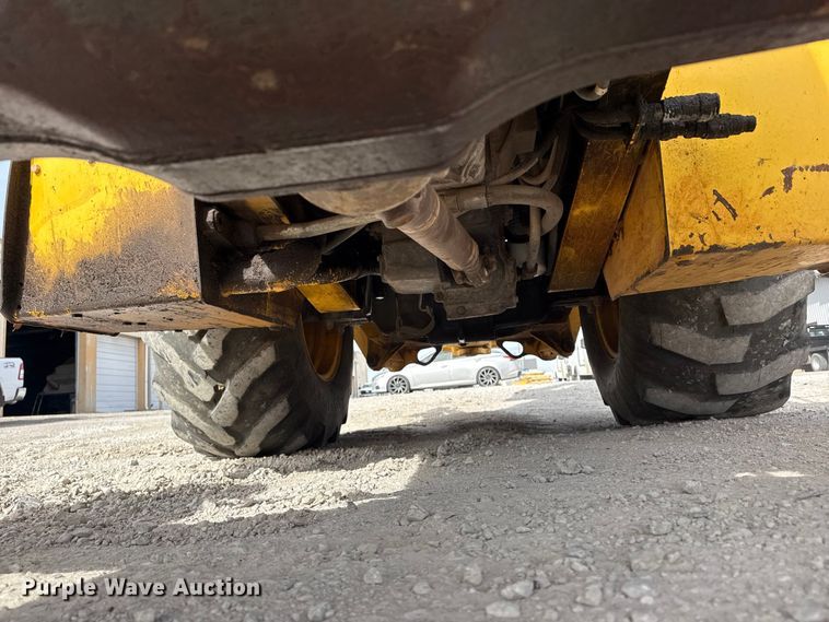 image for item DQ4349 2008 New Holland B110B backhoe