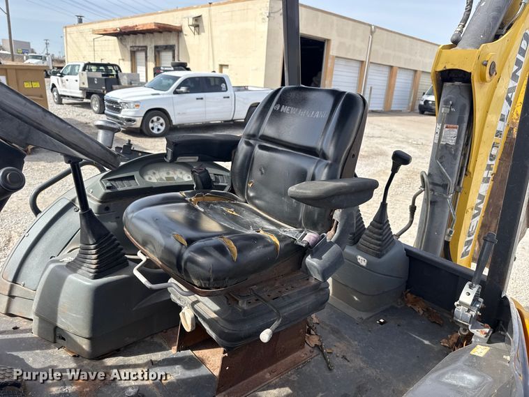 image for item DQ4349 2008 New Holland B110B backhoe