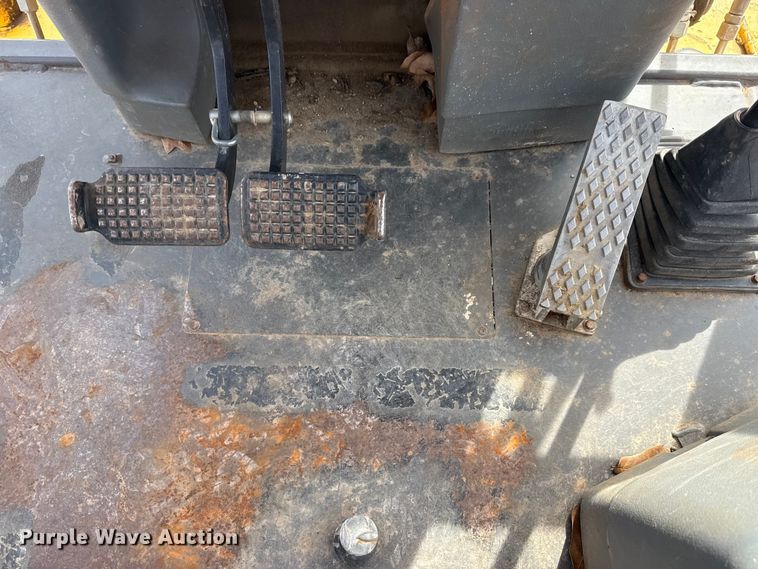 image for item DQ4349 2008 New Holland B110B backhoe