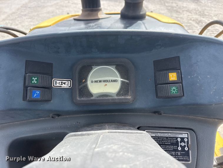 image for item DQ4349 2008 New Holland B110B backhoe