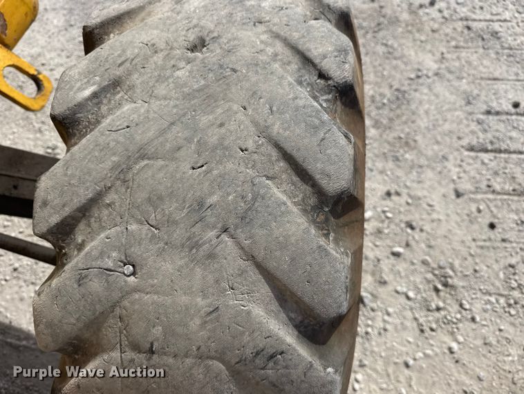 image for item DQ4349 2008 New Holland B110B backhoe