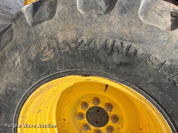 image for item DQ4349 2008 New Holland B110B backhoe