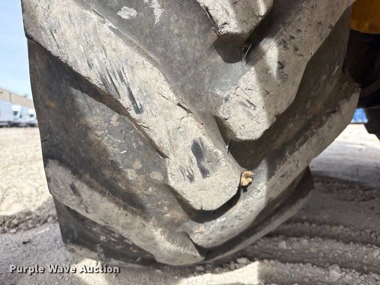 image for item DQ4349 2008 New Holland B110B backhoe