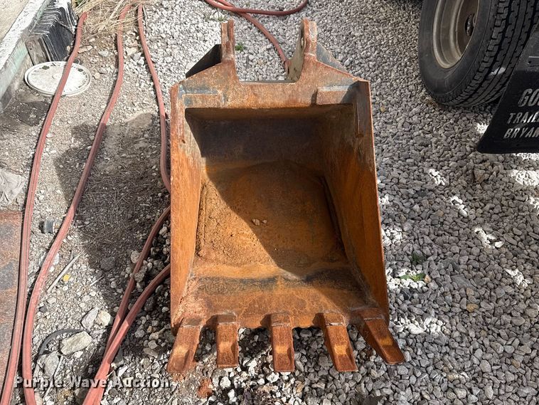 image for item DQ4349 2008 New Holland B110B backhoe