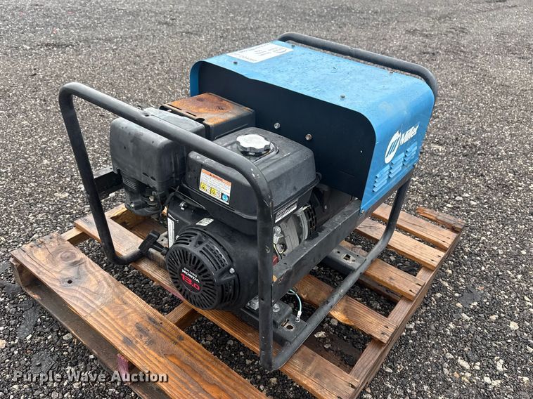 image for item DQ4368 Miller Blue Star 185 welder/generator