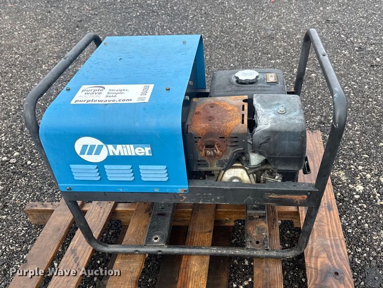 image for item DQ4368 Miller Blue Star 185 welder/generator