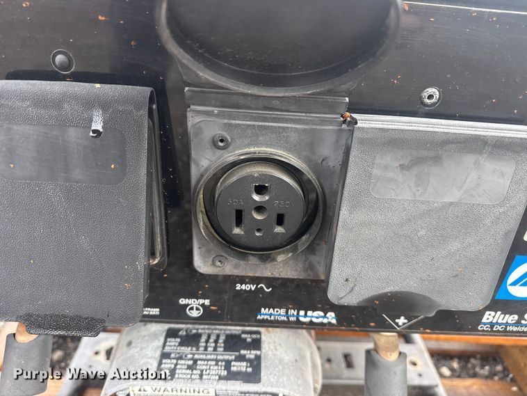 image for item DQ4368 Miller Blue Star 185 welder/generator