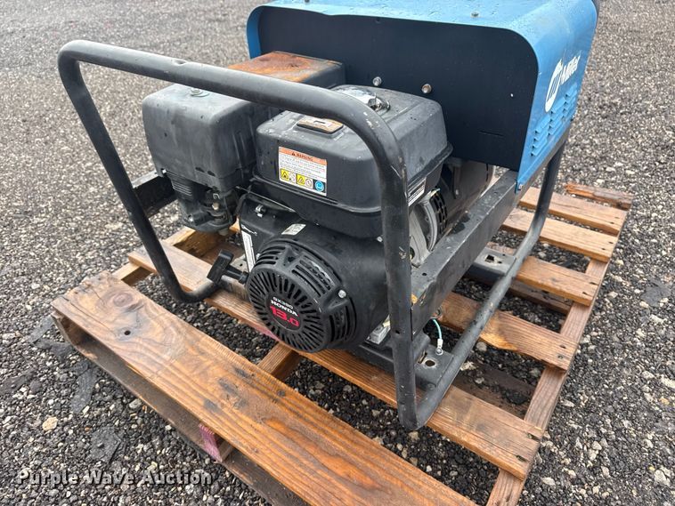 image for item DQ4368 Miller Blue Star 185 welder/generator