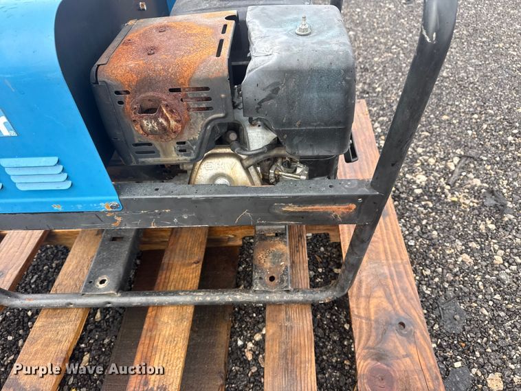 image for item DQ4368 Miller Blue Star 185 welder/generator