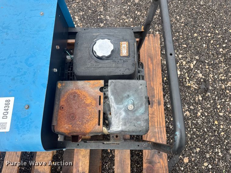 image for item DQ4368 Miller Blue Star 185 welder/generator