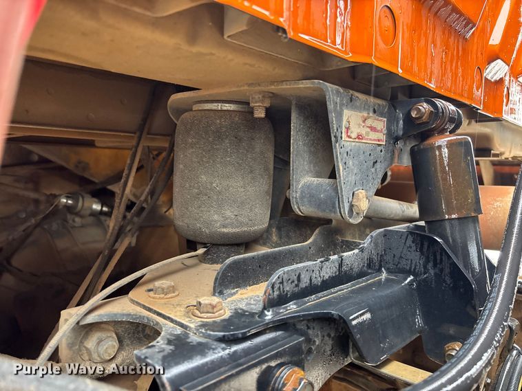 image for item DR2841 2006 International 8600 semi truck