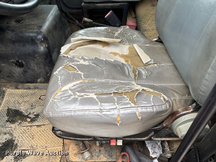 image for item DR2841 2006 International 8600 semi truck