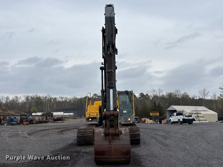 image for item DT0058 2002 Volvo EC330B LC excavator