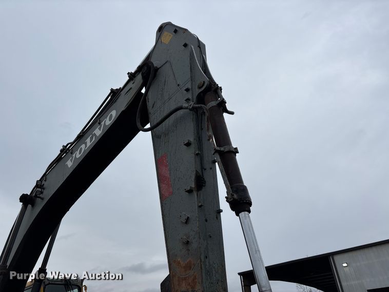 image for item DT0058 2002 Volvo EC330B LC excavator