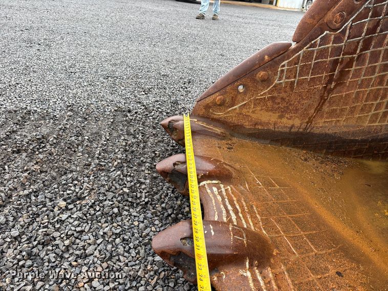 image for item DT0058 2002 Volvo EC330B LC excavator