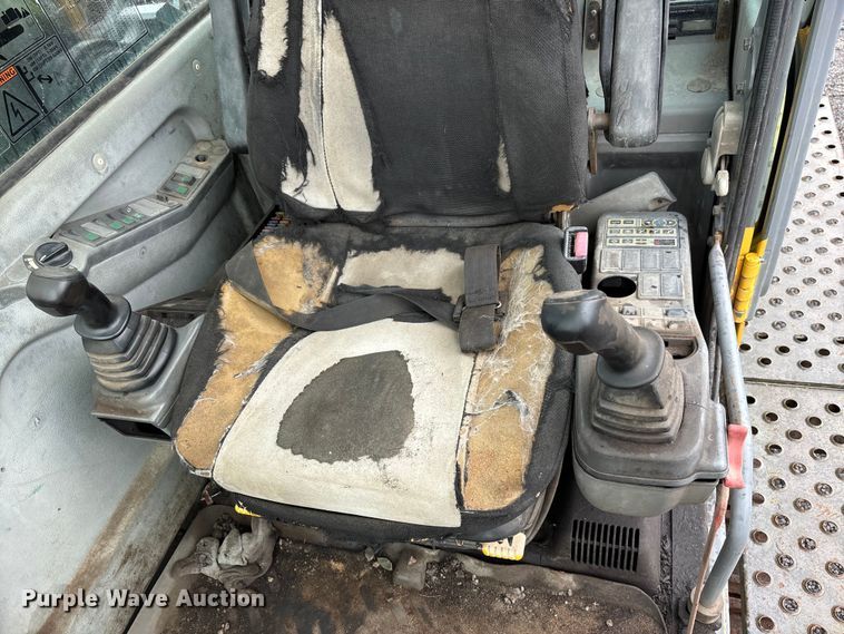 image for item DT0058 2002 Volvo EC330B LC excavator