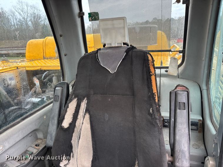 image for item DT0058 2002 Volvo EC330B LC excavator
