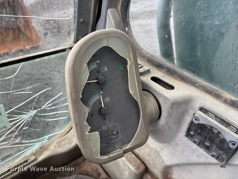 image for item DT0058 2002 Volvo EC330B LC excavator