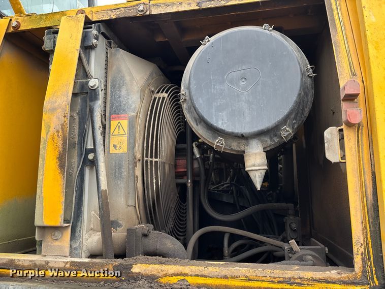 image for item DT0058 2002 Volvo EC330B LC excavator