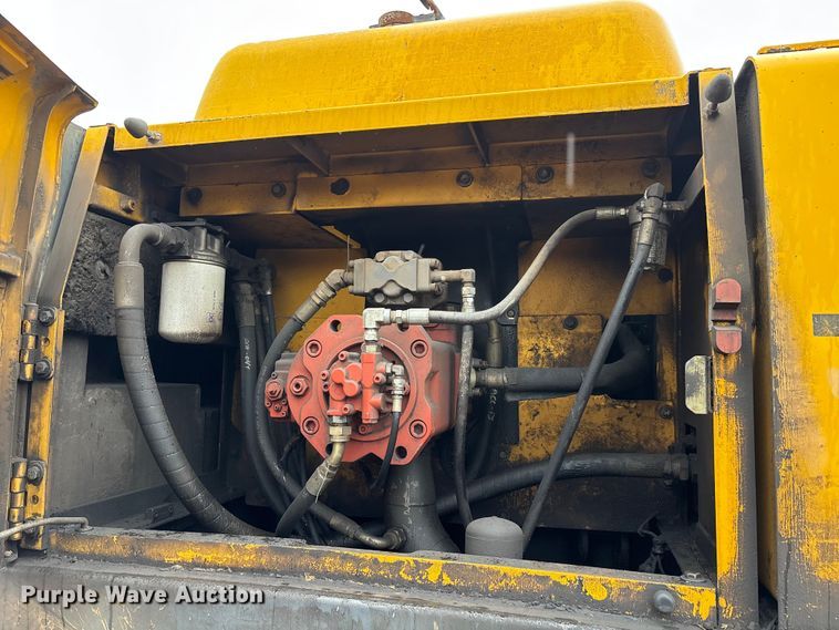 image for item DT0058 2002 Volvo EC330B LC excavator