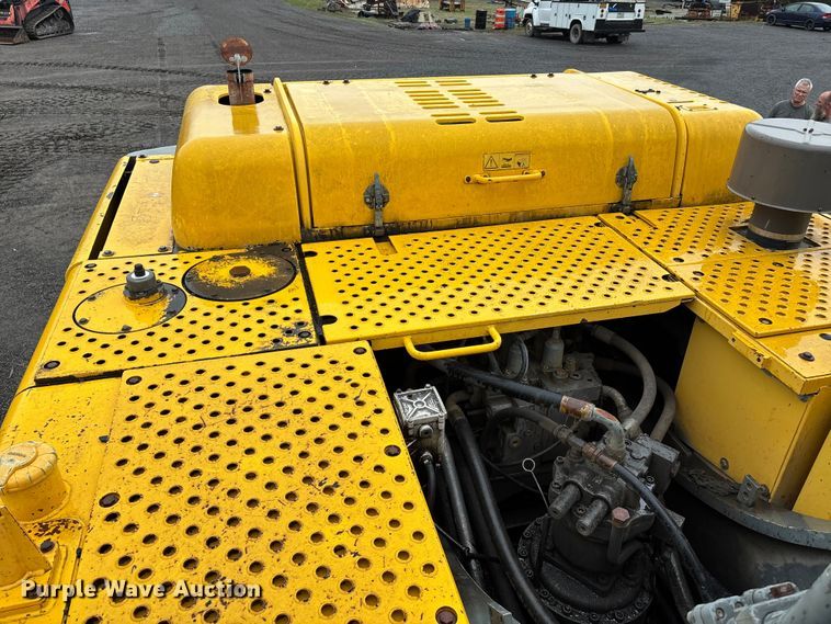 image for item DT0058 2002 Volvo EC330B LC excavator