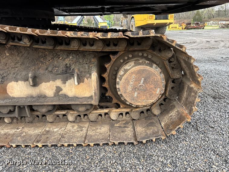 image for item DT0058 2002 Volvo EC330B LC excavator