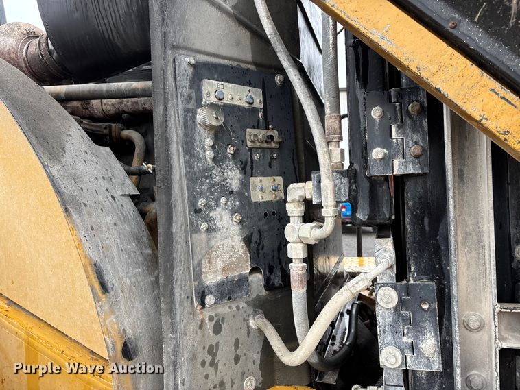 image for item DT0059 1998 Caterpillar 980G wheel loader