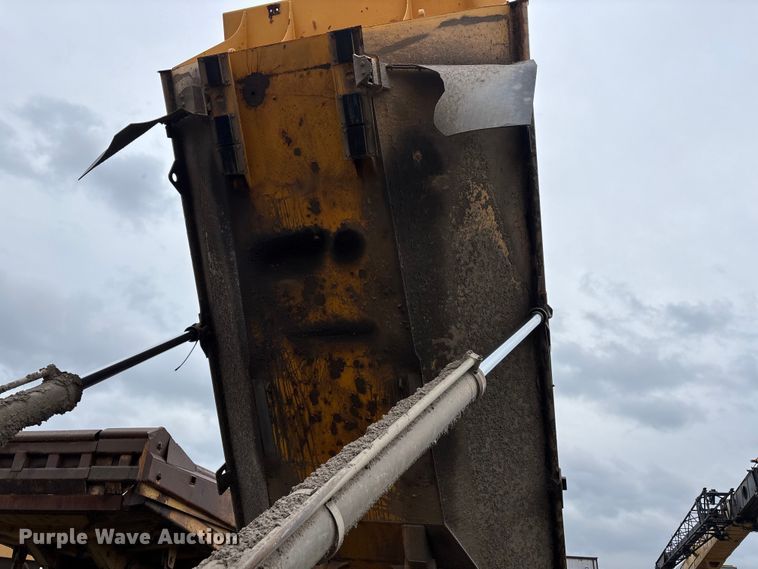 image for item DT0060 2005 Volvo A40D articulated haul truck