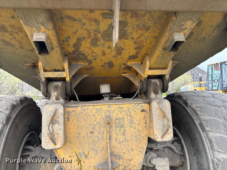 image for item DT0060 2005 Volvo A40D articulated haul truck