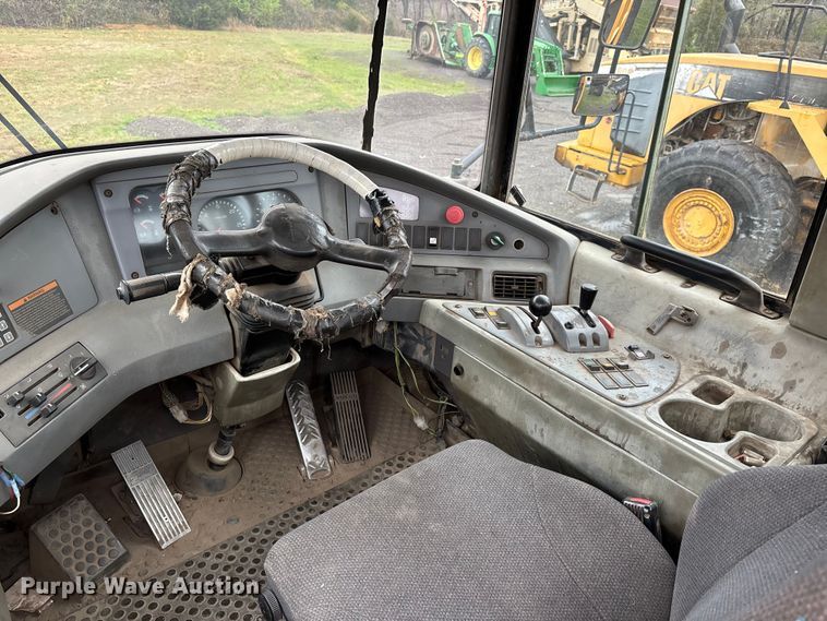 image for item DT0060 2005 Volvo A40D articulated haul truck