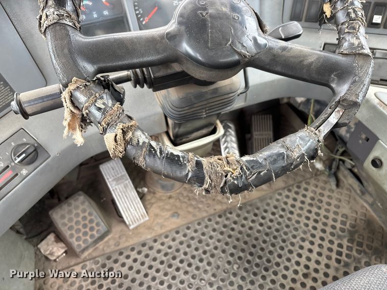 image for item DT0060 2005 Volvo A40D articulated haul truck