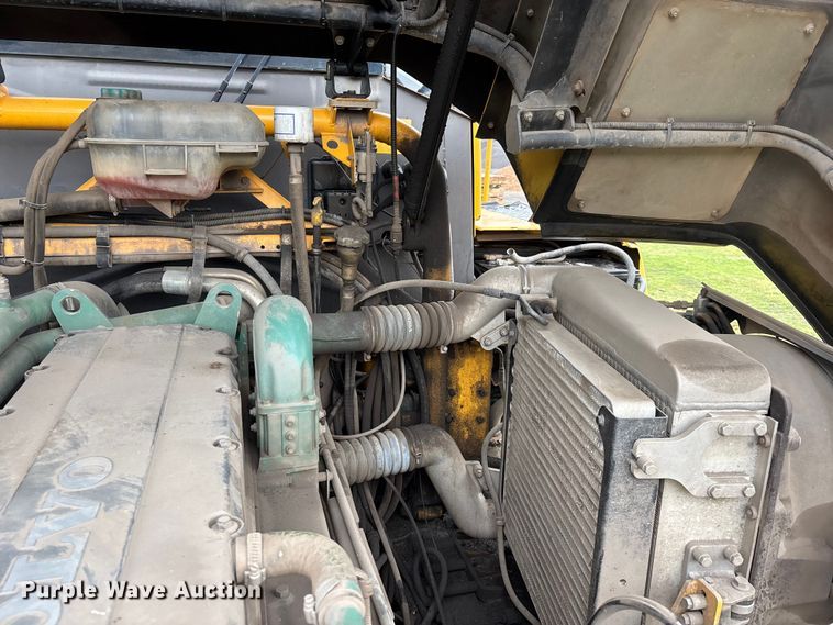 image for item DT0060 2005 Volvo A40D articulated haul truck