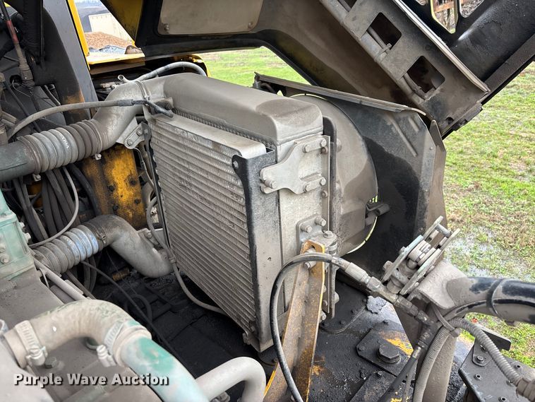 image for item DT0060 2005 Volvo A40D articulated haul truck