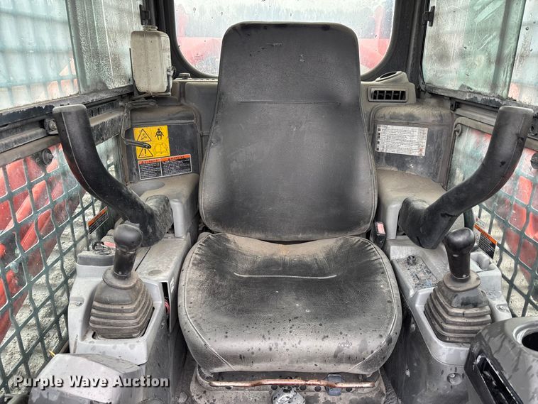 image for item DT0062 2015 Kubota SVL90-2 tracked skid steer loader