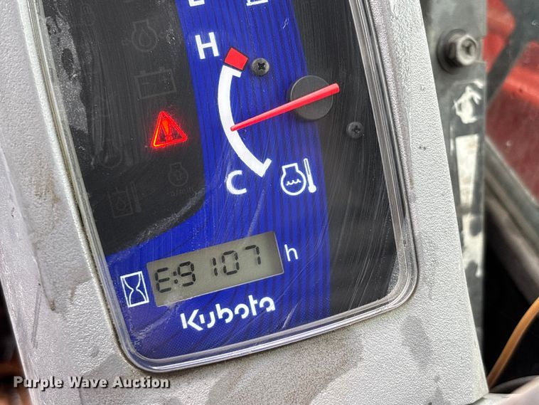 image for item DT0062 2015 Kubota SVL90-2 tracked skid steer loader