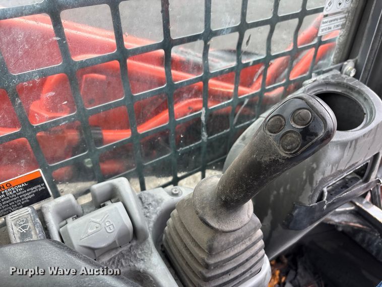 image for item DT0062 2015 Kubota SVL90-2 tracked skid steer loader