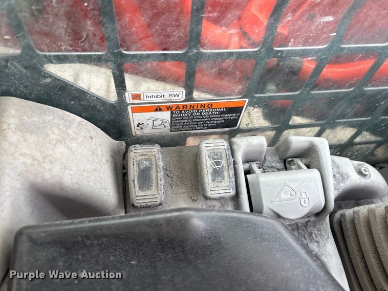 image for item DT0062 2015 Kubota SVL90-2 tracked skid steer loader