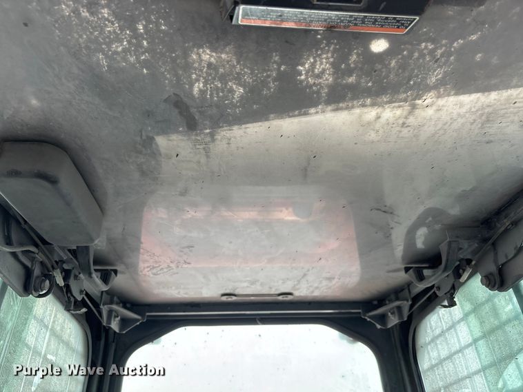 image for item DT0062 2015 Kubota SVL90-2 tracked skid steer loader