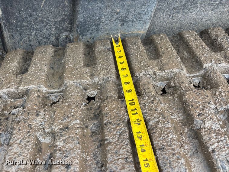 image for item DT0062 2015 Kubota SVL90-2 tracked skid steer loader